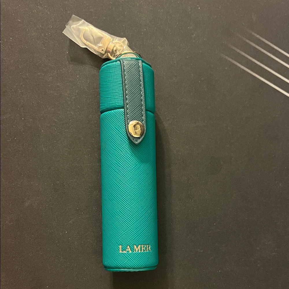 NWT La Mer Turquoise Celestial Lipstick / Lip Gloss Carrying Case Keychain